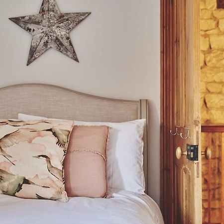 Large Stylish Luxury Cotswold Cottage - Ideal For Families, W/ Ev Charging Andoversford Buitenkant foto