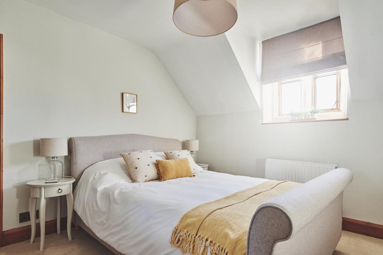 Large Stylish Luxury Cotswold Cottage - Ideal For Families, W/ Ev Charging Andoversford Buitenkant foto