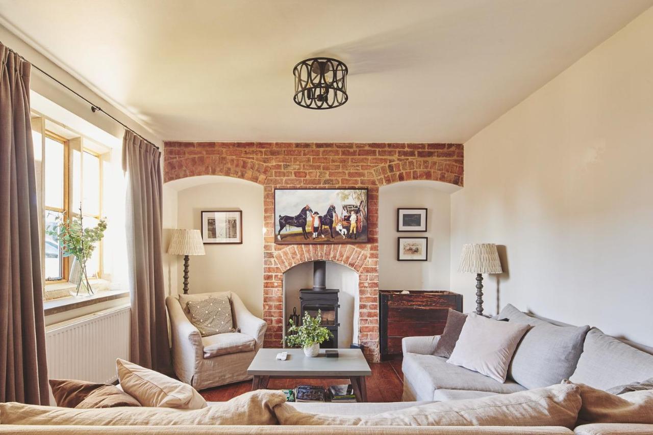 Large Stylish Luxury Cotswold Cottage - Ideal For Families, W/ Ev Charging Andoversford Buitenkant foto