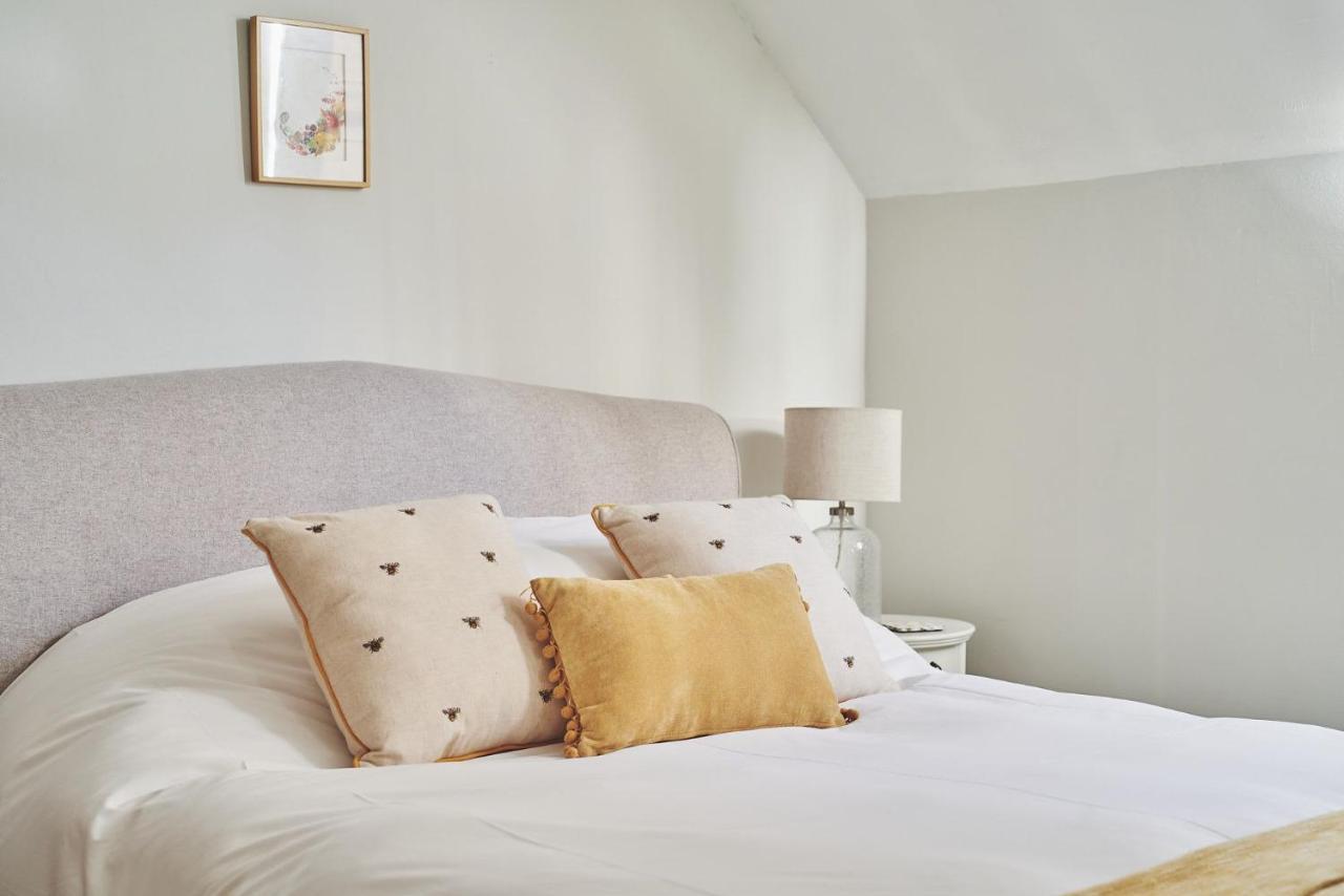 Large Stylish Luxury Cotswold Cottage - Ideal For Families, W/ Ev Charging Andoversford Buitenkant foto