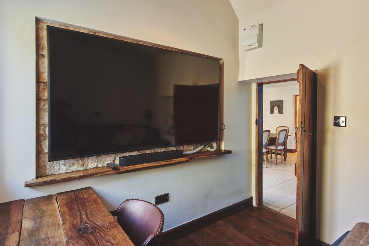 Large Stylish Luxury Cotswold Cottage - Ideal For Families, W/ Ev Charging Andoversford Buitenkant foto