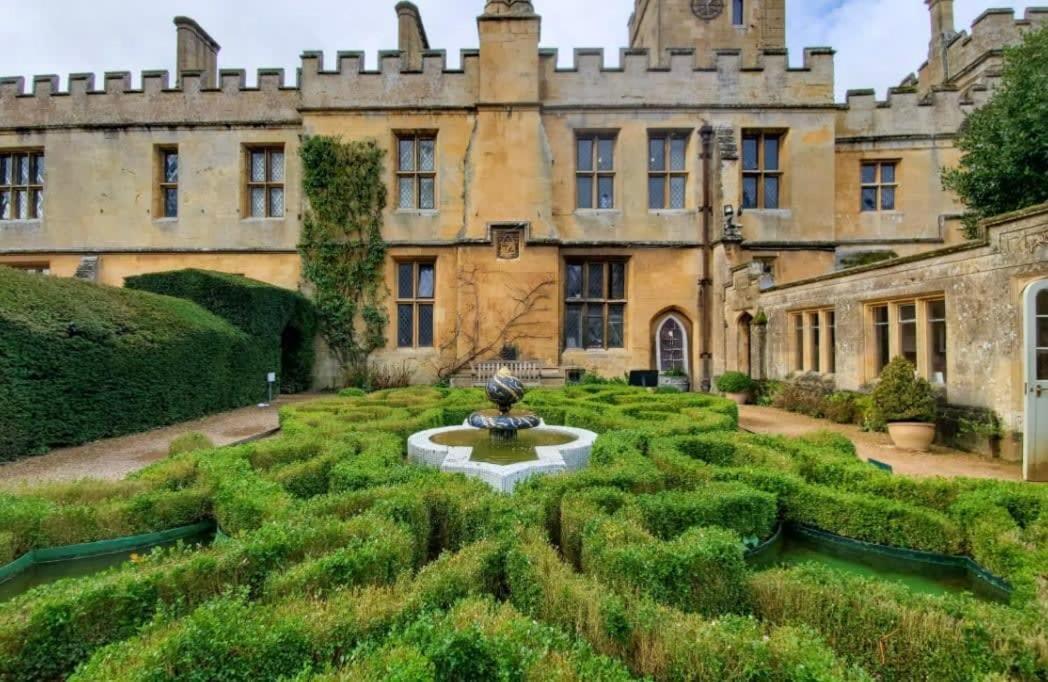 Large Stylish Luxury Cotswold Cottage - Ideal For Families, W/ Ev Charging Andoversford Buitenkant foto