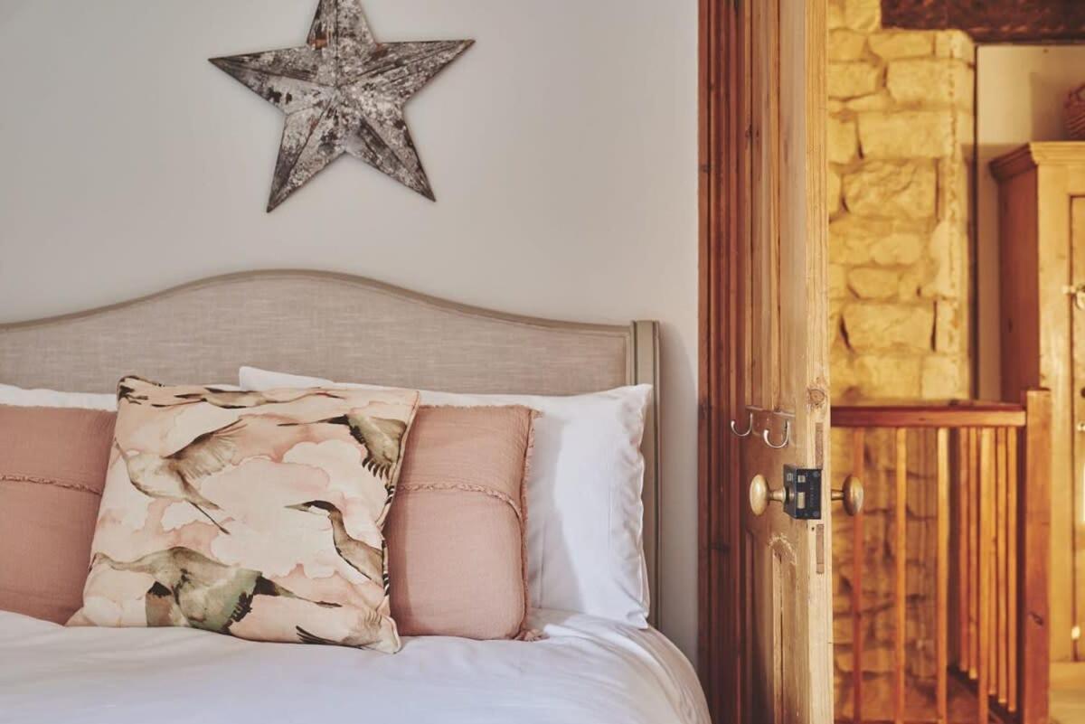 Large Stylish Luxury Cotswold Cottage - Ideal For Families, W/ Ev Charging Andoversford Buitenkant foto