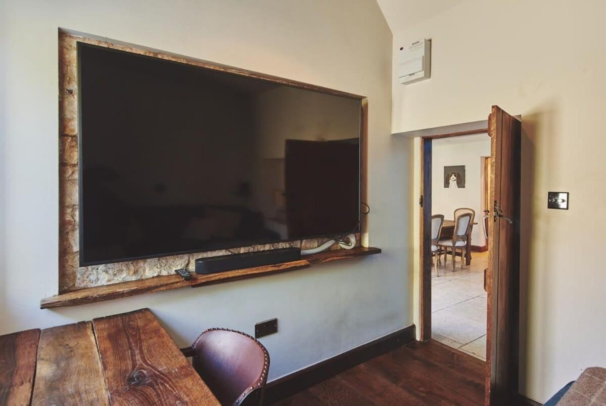 Large Stylish Luxury Cotswold Cottage - Ideal For Families, W/ Ev Charging Andoversford Buitenkant foto