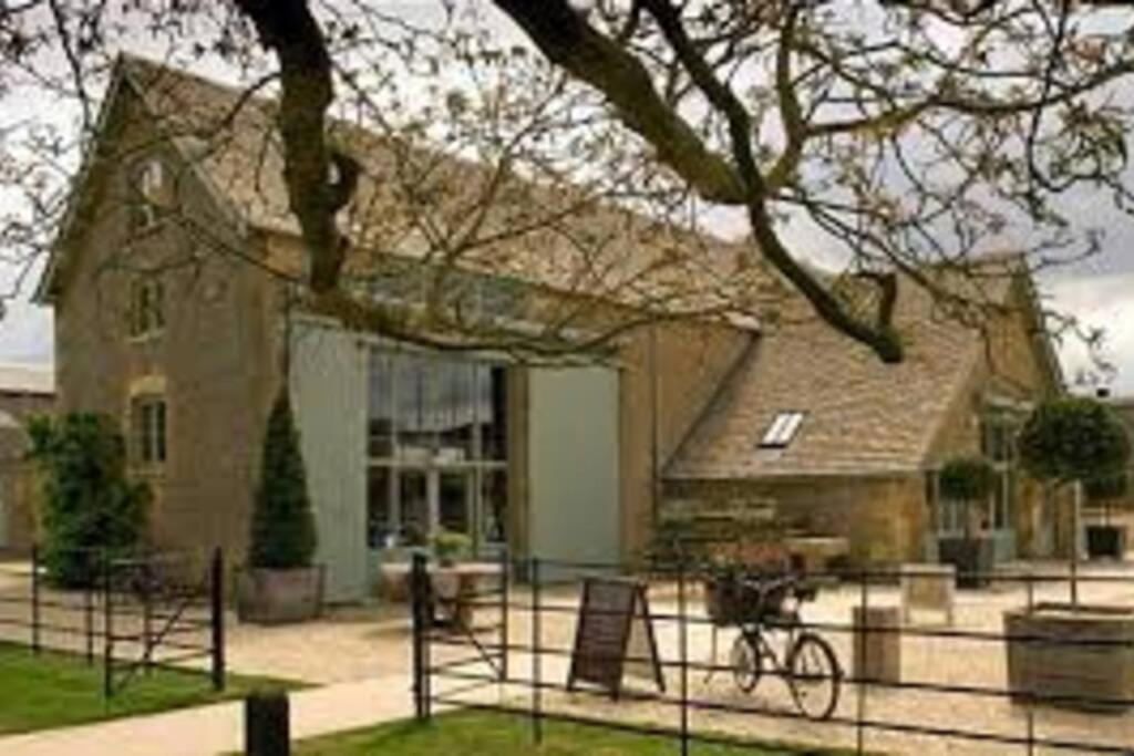 Large Stylish Luxury Cotswold Cottage - Ideal For Families, W/ Ev Charging Andoversford Buitenkant foto